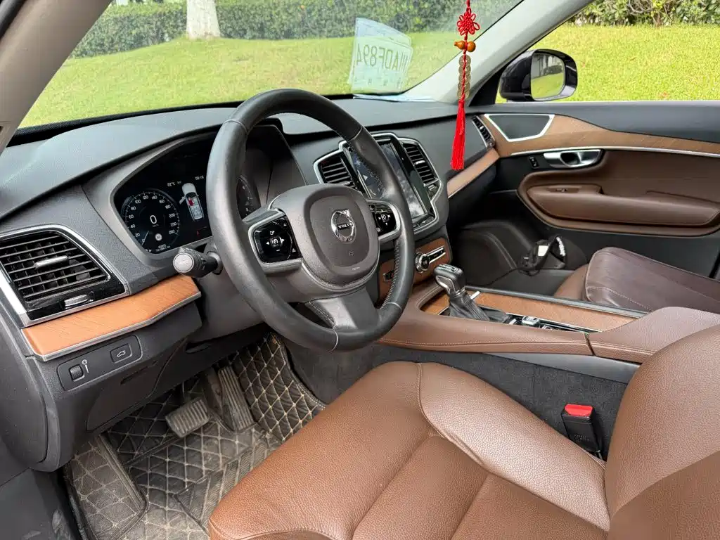 Volvo XC90 — миниатюра 7