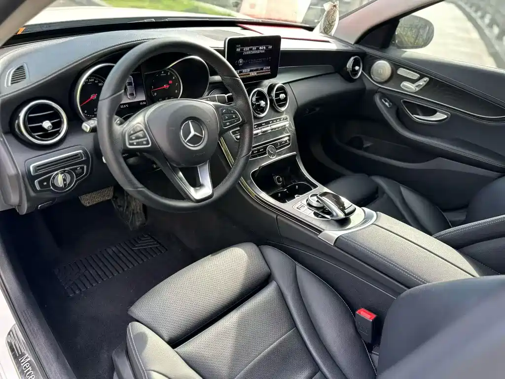 Mercedes-Benz C-Class — миниатюра 4