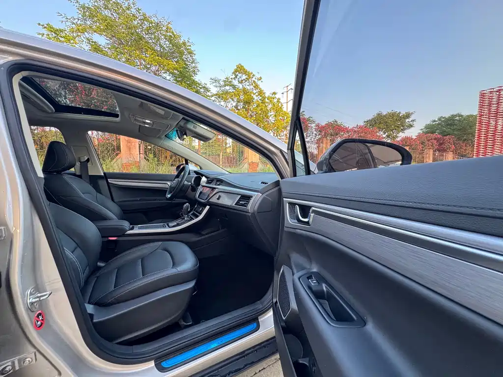 Geely Emgrand GS — миниатюра 23