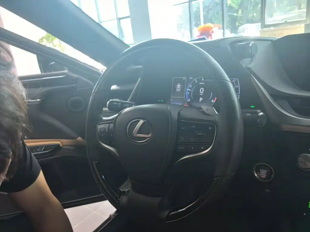 Lexus ES — миниатюра 11