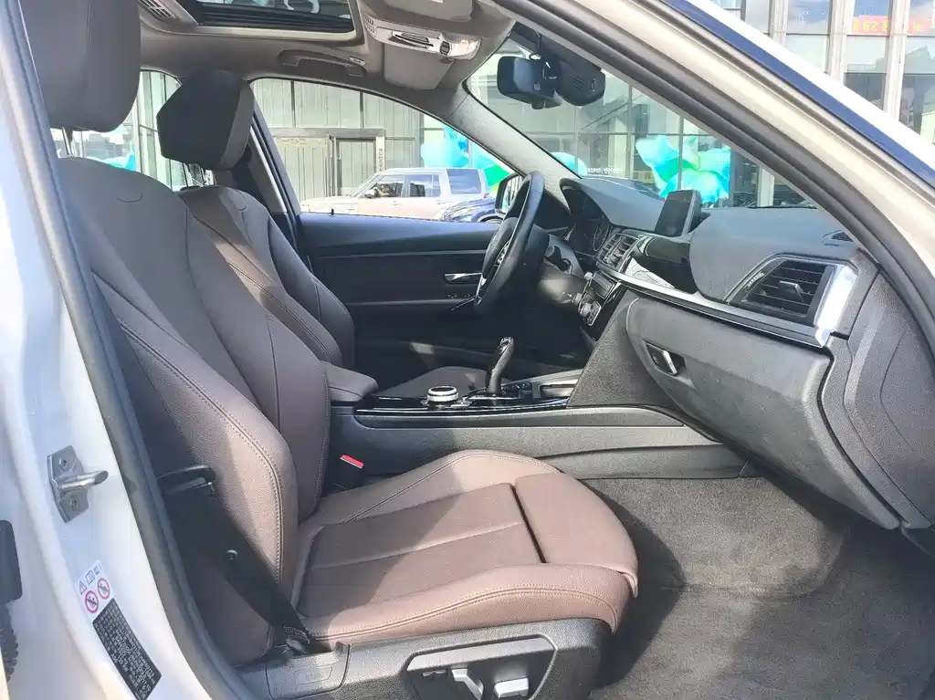 BMW 3 Series — миниатюра 10