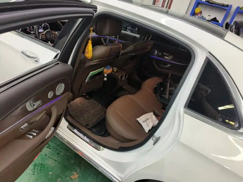 Mercedes-Benz E-Class — миниатюра 6