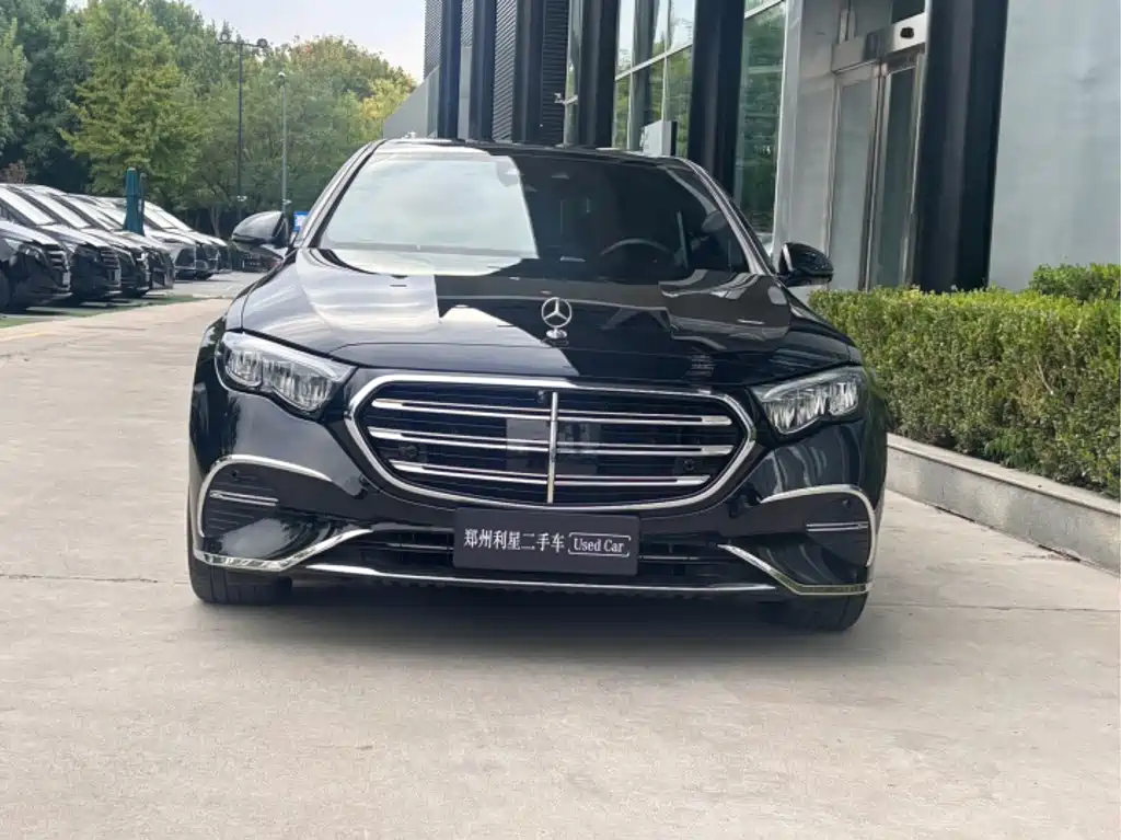 Mercedes-Benz E-Class — миниатюра 2
