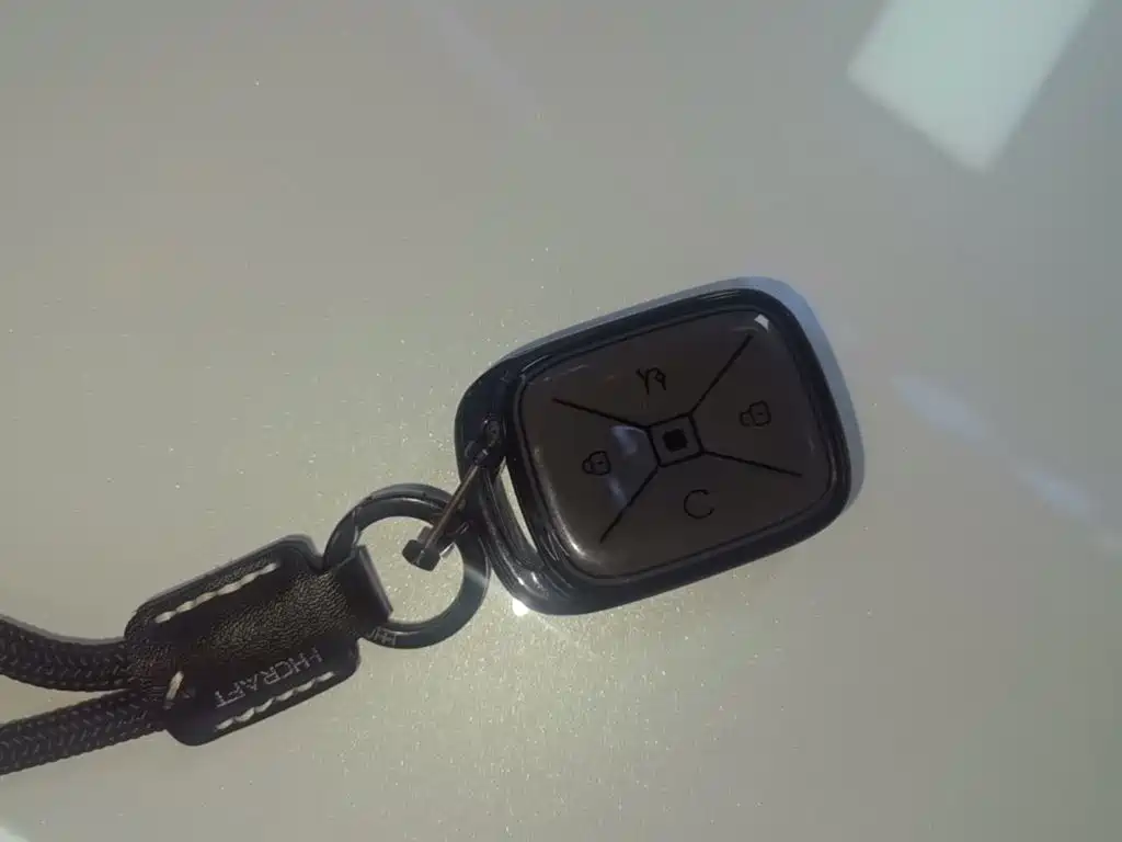 ARCFOX Beta T1 — миниатюра 9