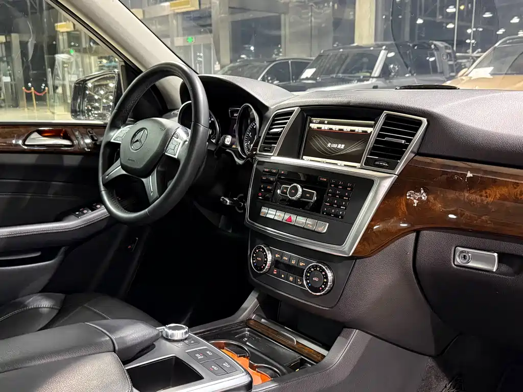 Mercedes-Benz M-Class — миниатюра 9