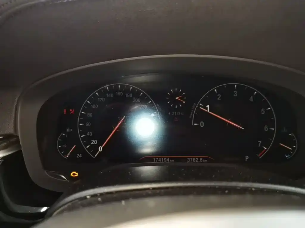 BMW 5 Series — миниатюра 12