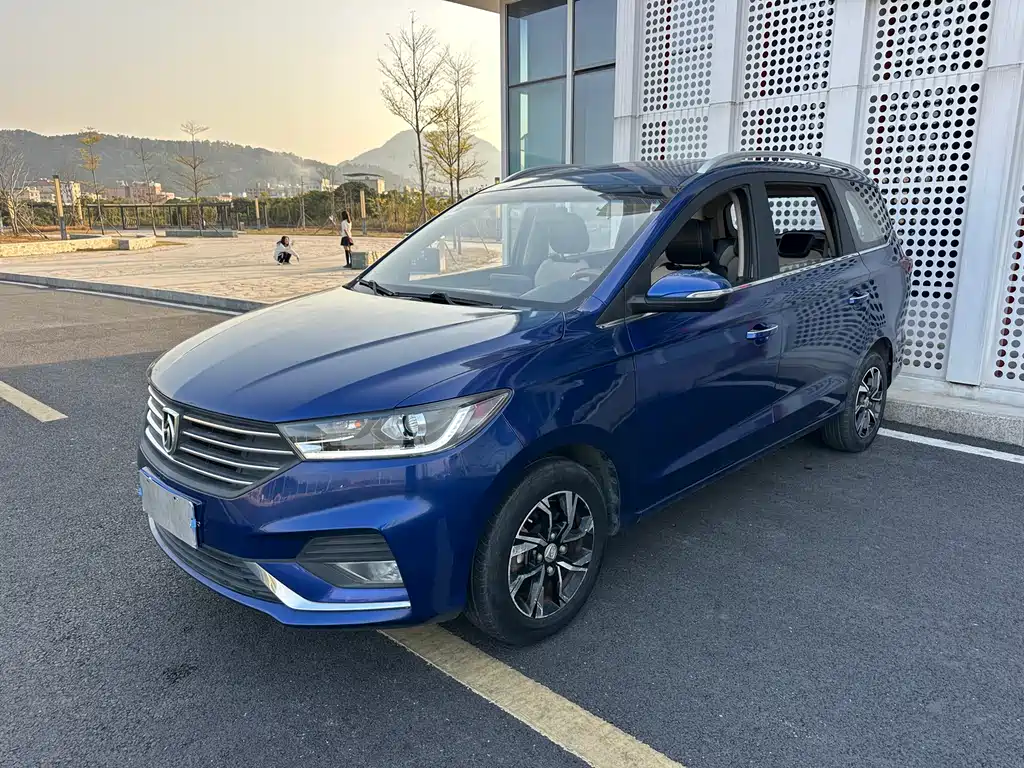 BAOJUN 360