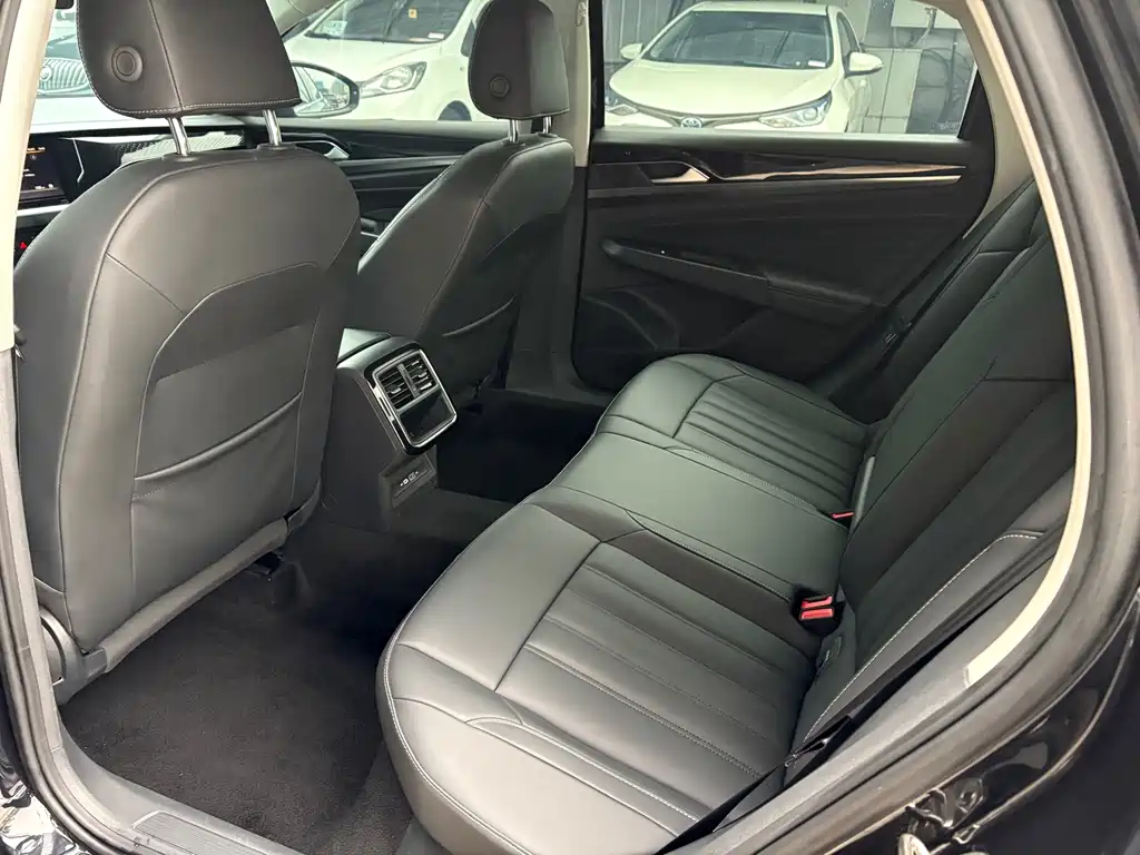 Volkswagen Passat — миниатюра 11