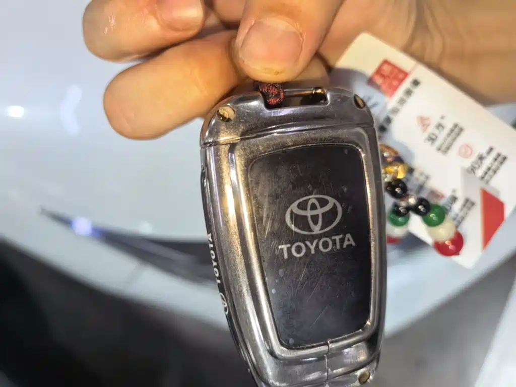 Toyota IZOA — миниатюра 9