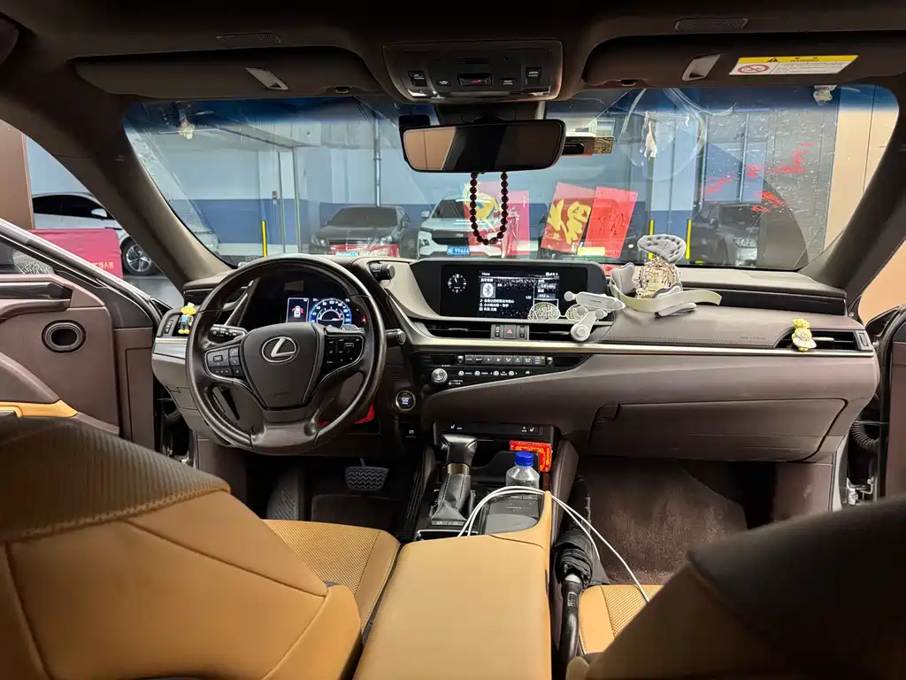 Lexus ES — миниатюра 5