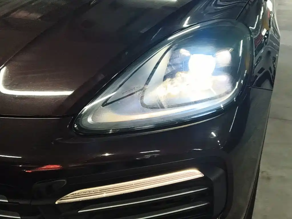 Porsche Cayenne — миниатюра 24