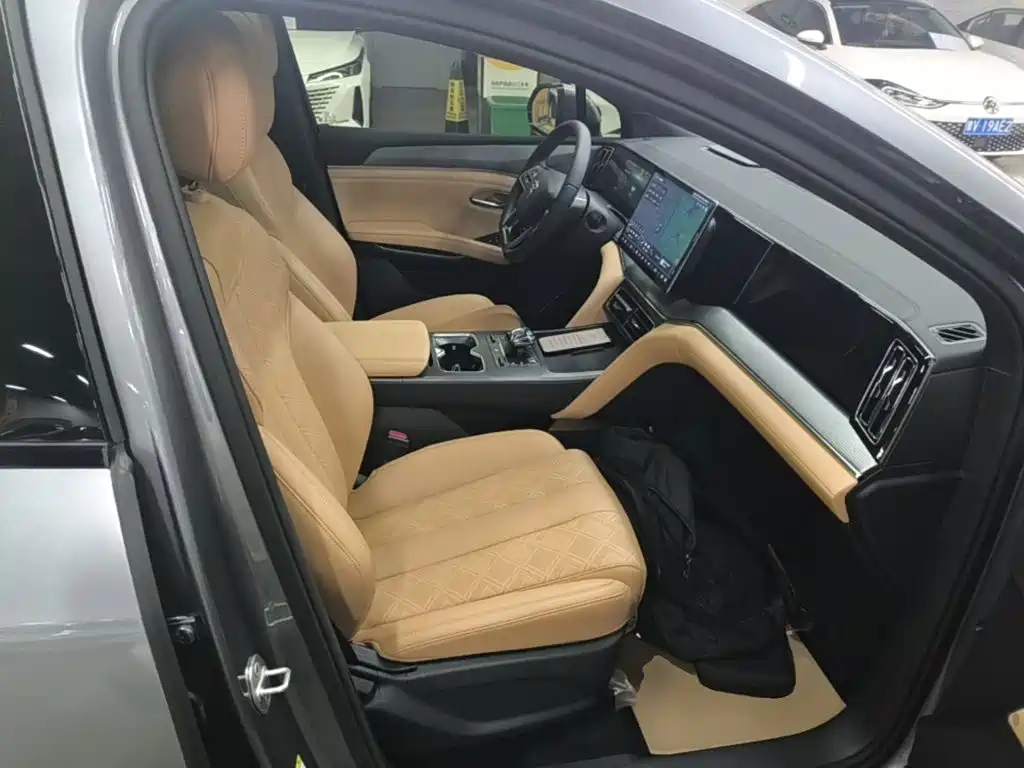 BYD L DM-i — миниатюра 25