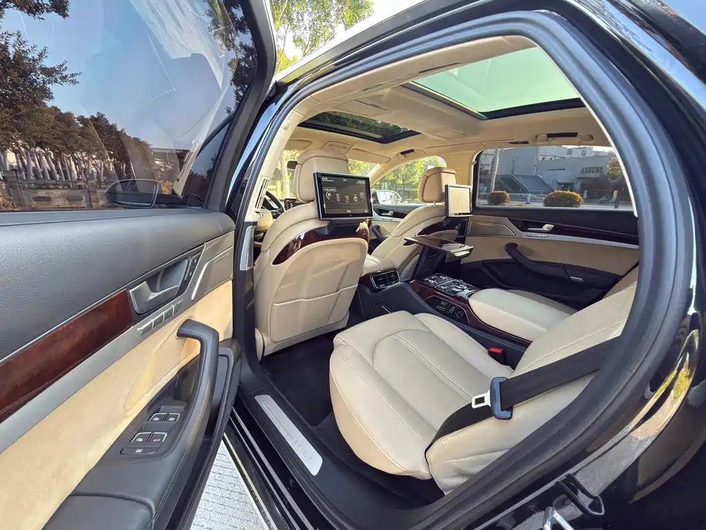 Audi A8 — миниатюра 5