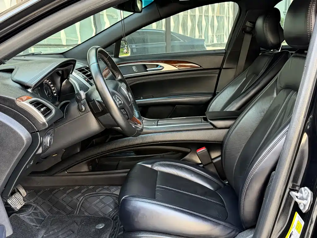 Lincoln MKZ 2019 2.0T Premium V