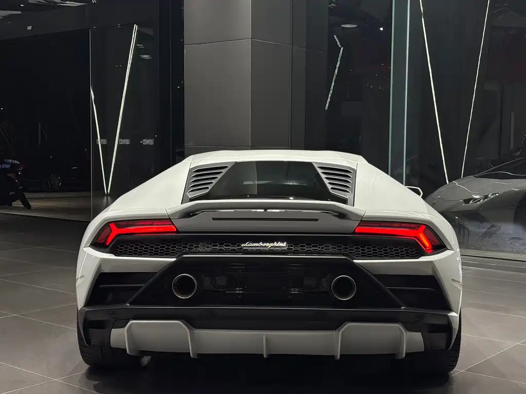 LAMBORGHINI HURACÁN