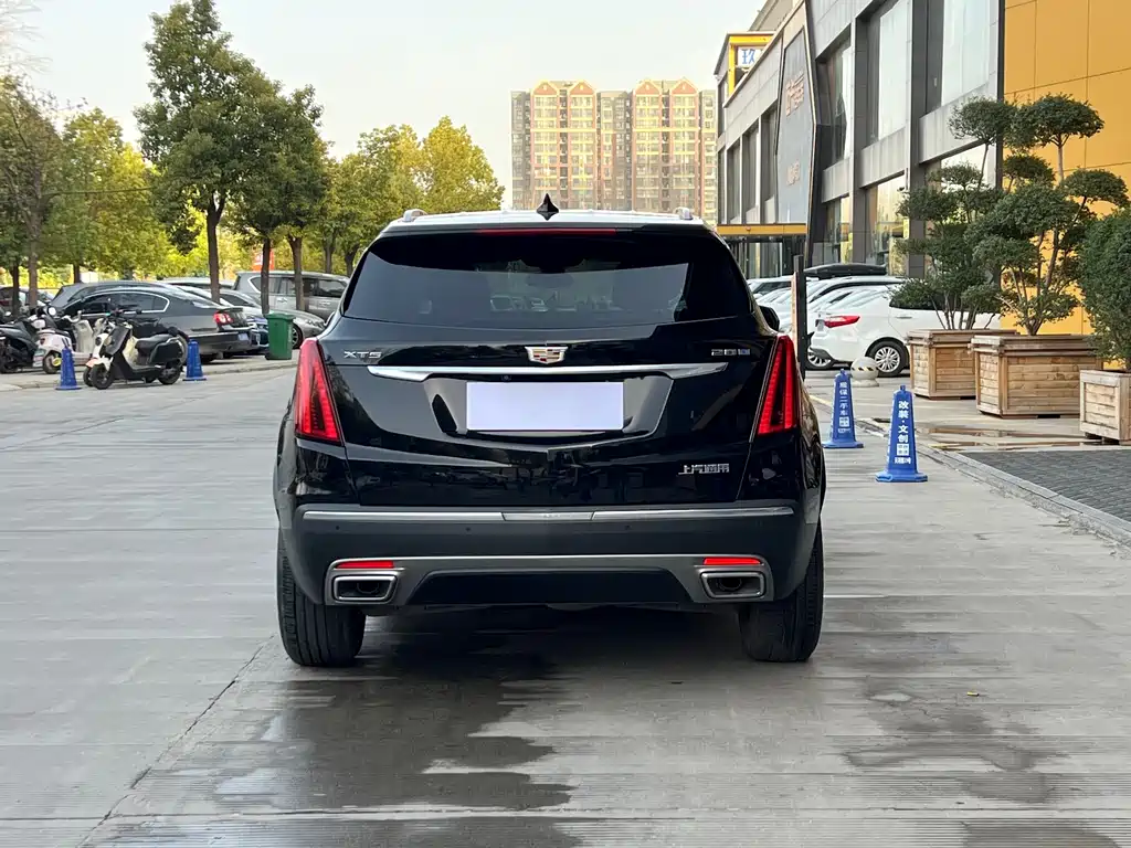 CADILLAC XT5