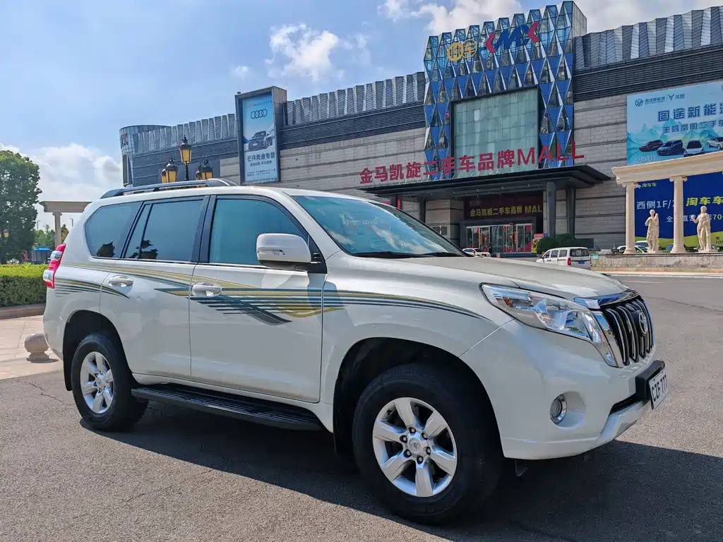 Toyota Land Cruiser Prado 2015 2.7L AT Luxury