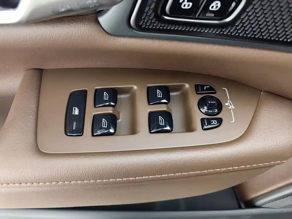 Volvo V90 — миниатюра 9