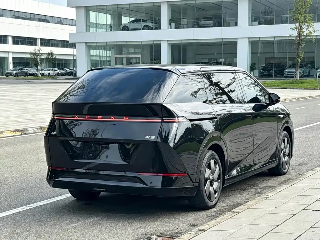 XPeng X9 — миниатюра 8