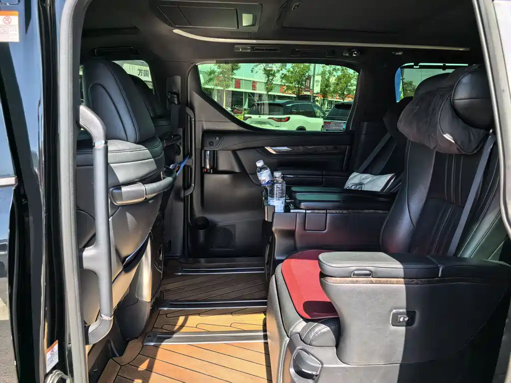 Toyota Alphard 2021 2.5L Luxury