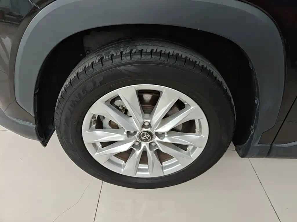 Toyota Corolla Cross — миниатюра 23
