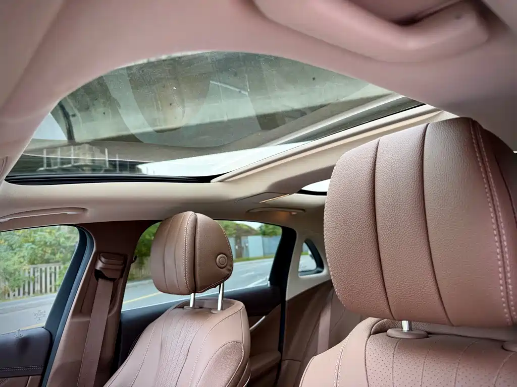 Mercedes-Benz E-Class — миниатюра 14