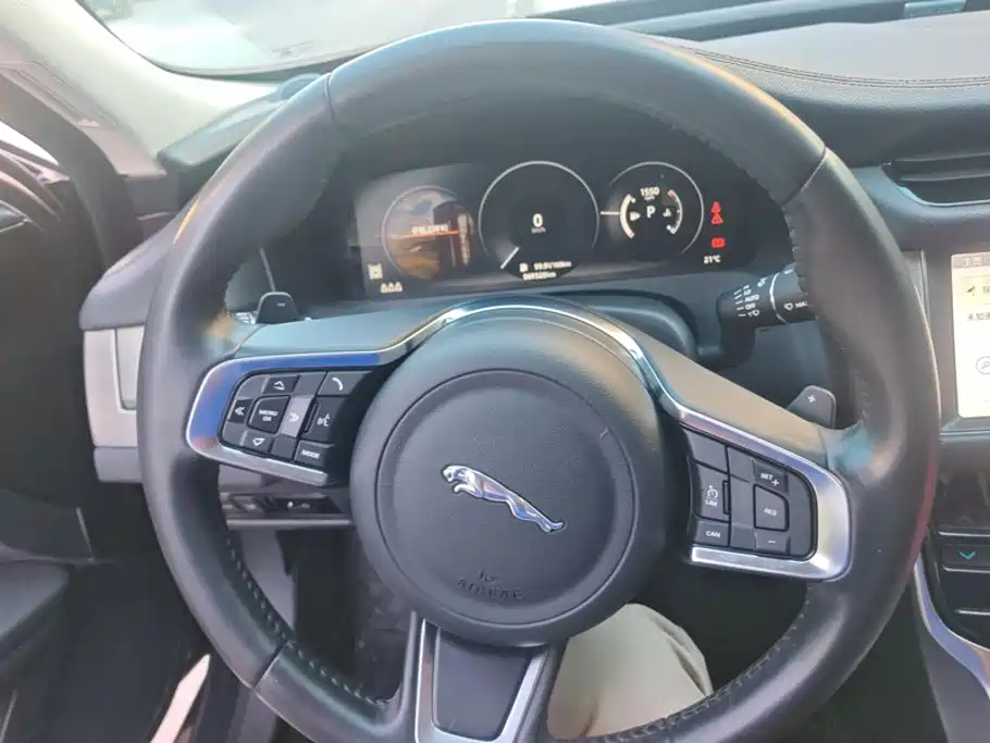 Jaguar XFL — миниатюра 15