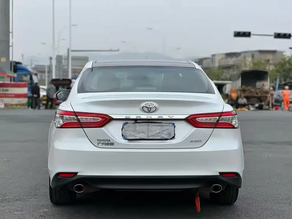 TOYOTA CAMRY