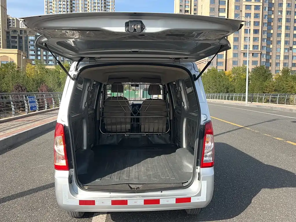 Wuling Rongguang — миниатюра 15