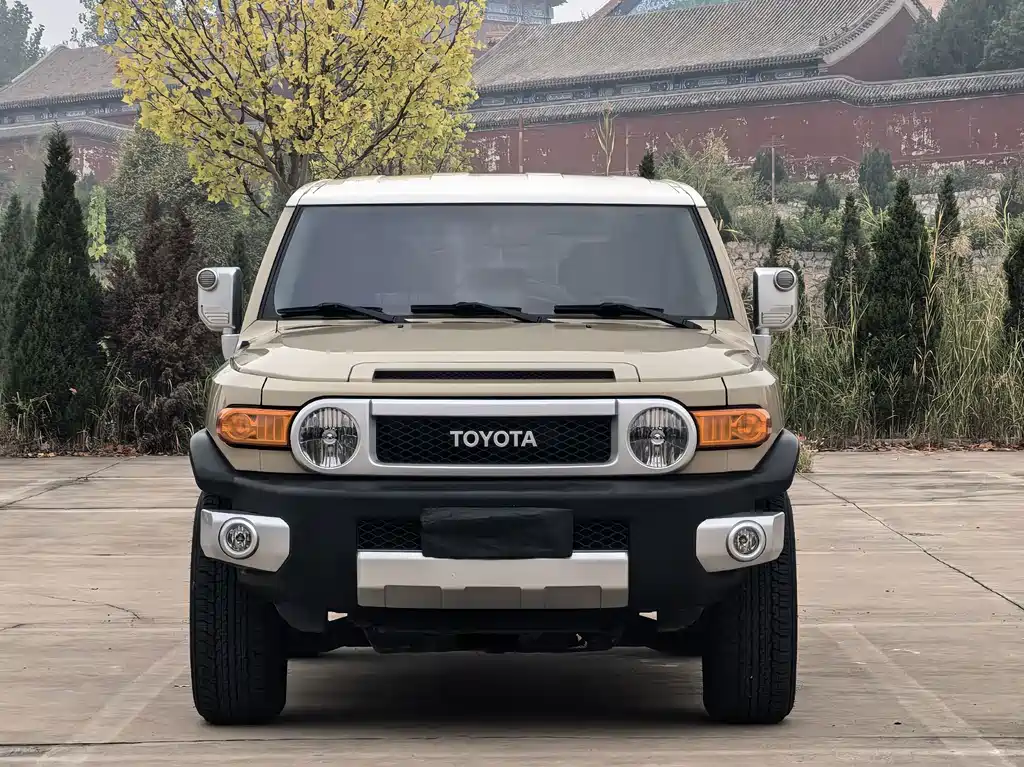 Toyota FJ Cruiser — миниатюра 2