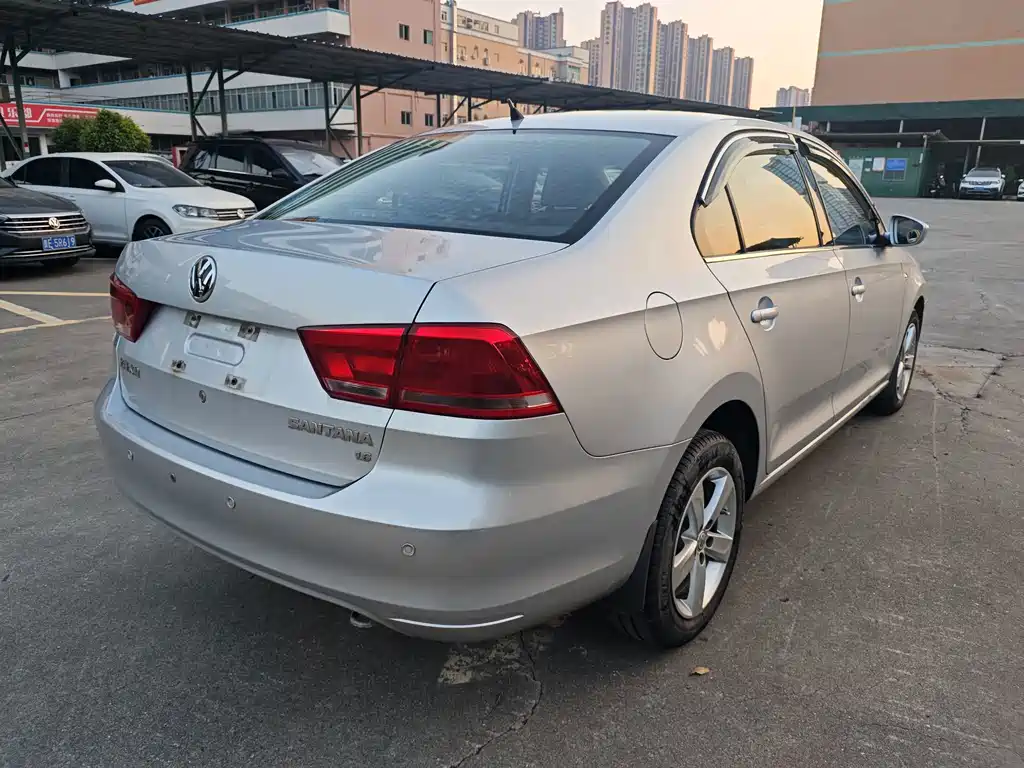 Volkswagen Santana — миниатюра 6