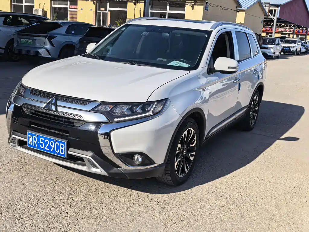 MITSUBISHI OUTLANDER