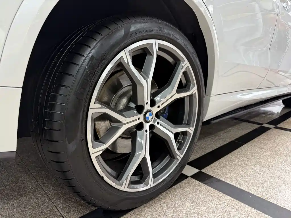 BMW X5 (Import) — миниатюра 27