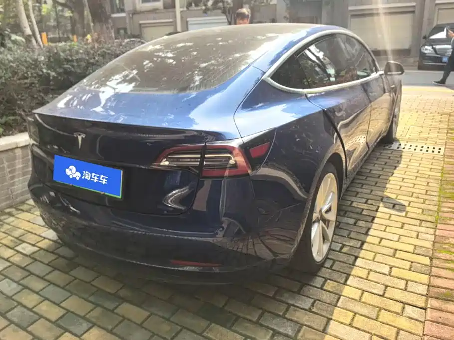 Tesla Model 3 — миниатюра 3