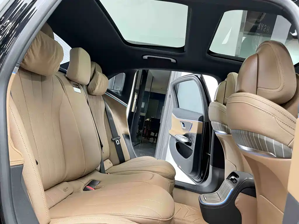 Mercedes-Benz E-Class — миниатюра 6