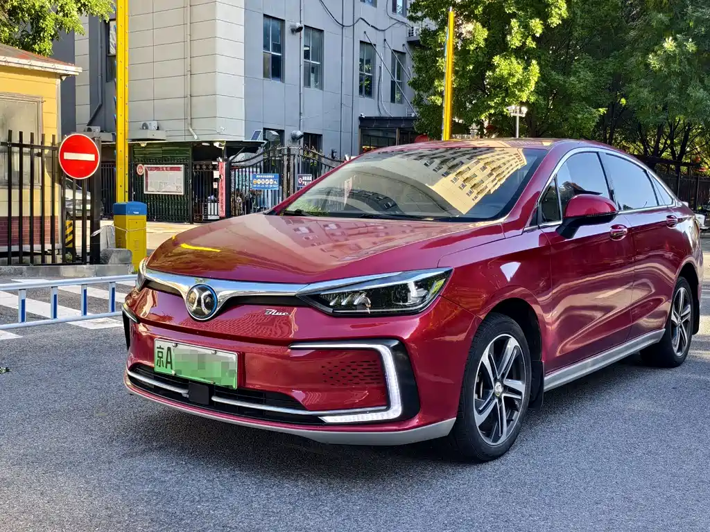 BAIC EU5