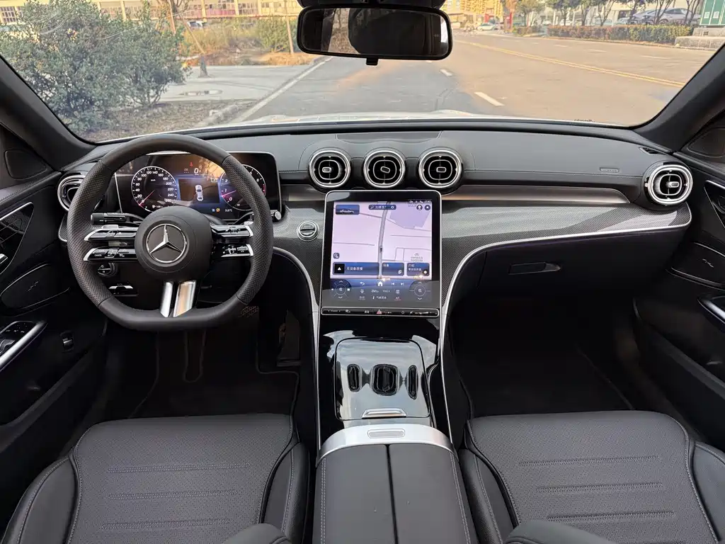 Mercedes-Benz C-Class — миниатюра 11