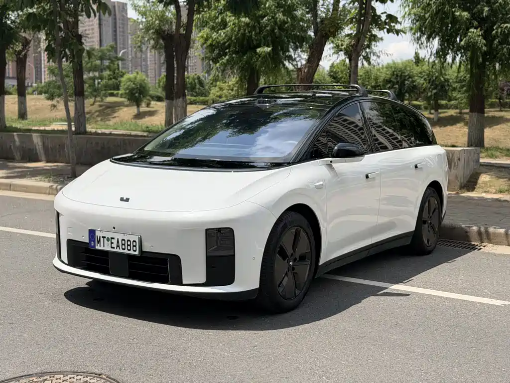 Li Auto i8 2025 Standard