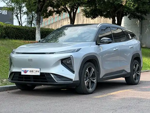 2025 Geely Galaxy L7