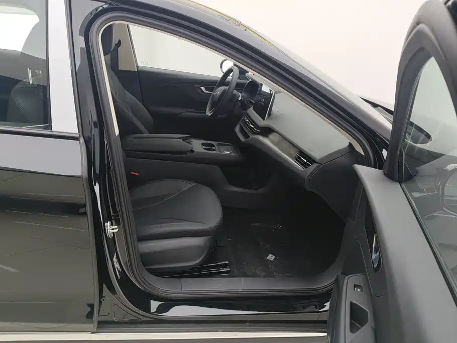 Hongqi Hongqi E-QM5 — миниатюра 8