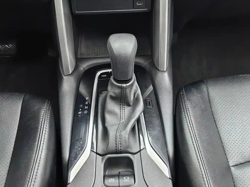 Toyota Corolla Cross — миниатюра 13