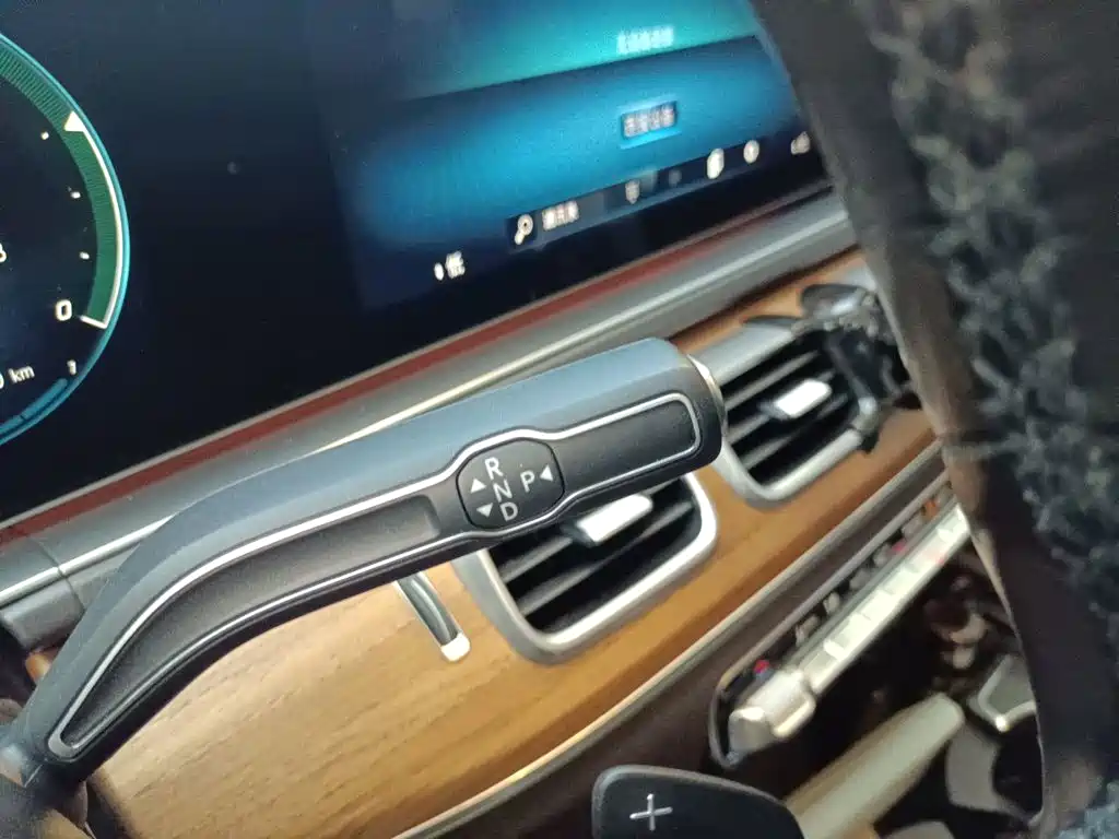 Mercedes-Benz GLE New Energy — миниатюра 15
