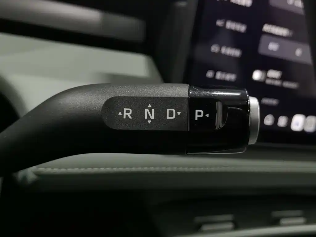 Roewe D6 — миниатюра 13