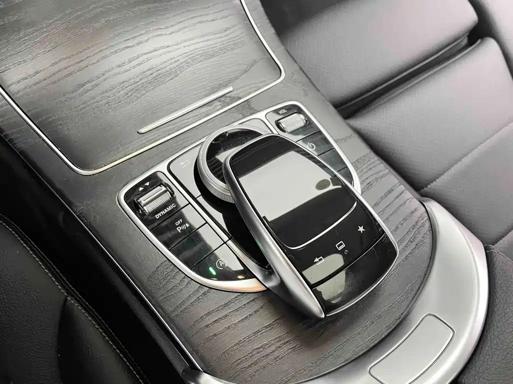 Mercedes-Benz C-Class — миниатюра 17