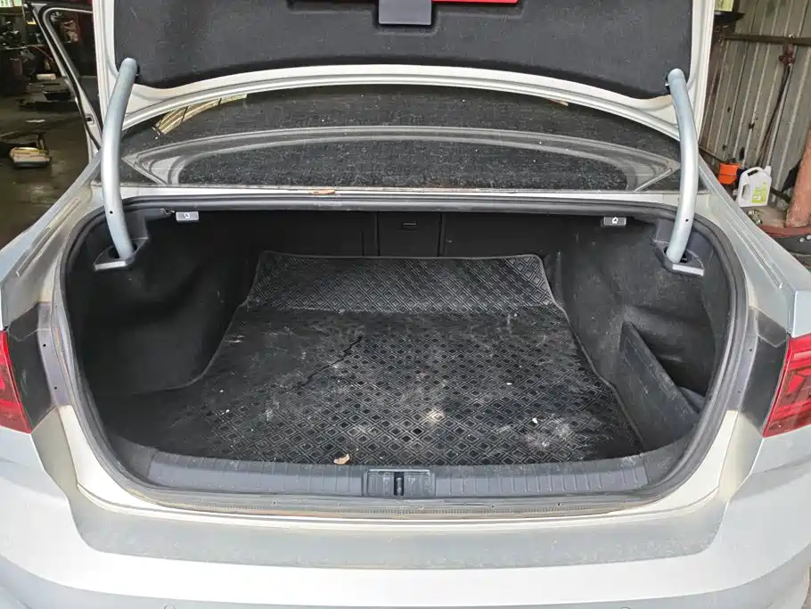Volkswagen Magotan — миниатюра 4