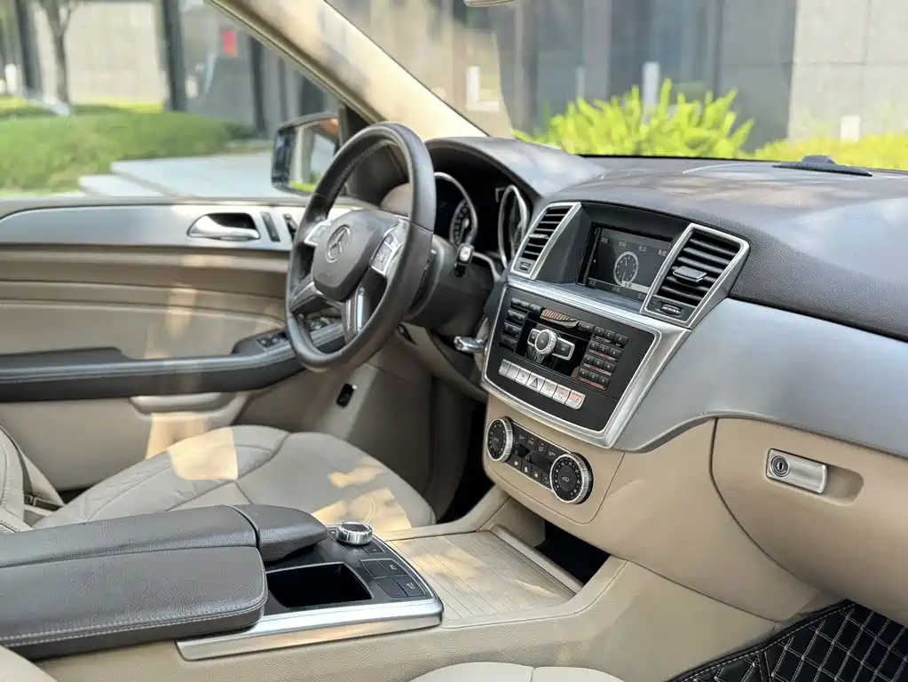Mercedes-Benz M-Class — миниатюра 7
