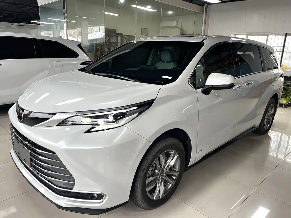 TOYOTA SIENNA