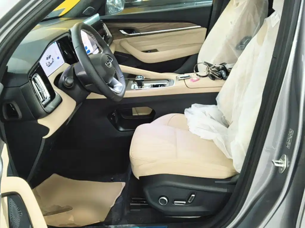 Geely Xingyue L — миниатюра 15