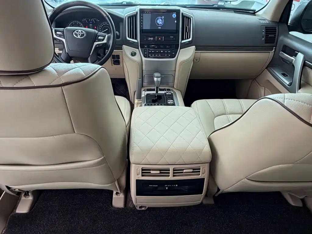 Toyota Land Cruiser — миниатюра 6