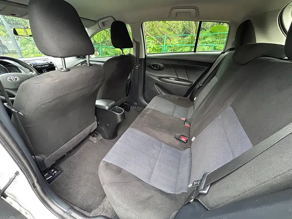 Toyota Yaris L — миниатюра 6
